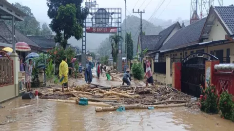 Bencana Alam Melanda Malang Selatan, Ribuan Warga di 3 Kecamatan Mengungsi - GenPI.co JATIM