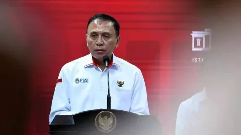 Polda Jatim Jadwalkan Ulang Pemeriksaan Iwan Bule, Simak Alasannya - GenPI.co JATIM