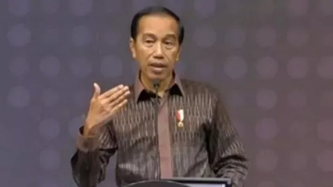 Bangganya, Kain Tenun Ikat Bandar Kediri Dikenakan Presiden Jokowi - GenPI.co JATIM