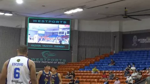 Elang Pacific Caesar Keok Lawan MBC Basketball Club di Filbasket 2022 - GenPI.co JATIM