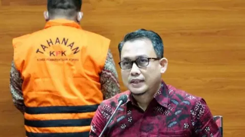 KPK Amankan Dokumen, Hasil Penggeledahan di Bangkalan - GenPI.co JATIM