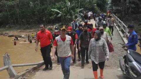 Mensos Risma: Bencana Alam Trenggalek Terparah di Jawa Timur - GenPI.co JATIM
