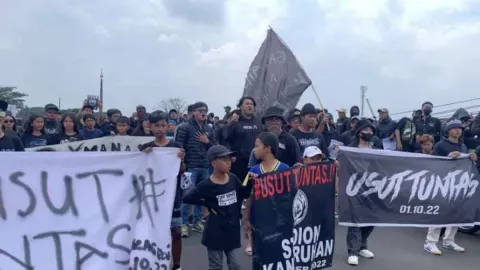 Aremania Gelar Aksi Solidaritas, Siap-Siap Pengalihan Arus Lalu Lintas - GenPI.co JATIM