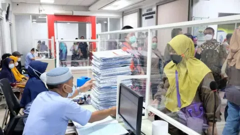 Pelayanan RSUD Dr Soewandhie Bakal Lebih Cepat Setelah Disemprot Eri Cahyadi - GenPI.co JATIM