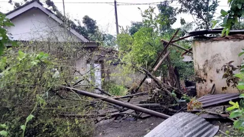 Kondisi Terkini 2 Desa di Bondowoso Setelah Diterjang Puting Beliung, 41 Rumah Rusak - GenPI.co JATIM