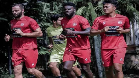 Arema FC Gelar TC, Javier Roca Kejar Fisik Pemain untuk Persiapan Putaran 2 Liga 1 - GenPI.co JATIM