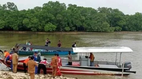 3 Hari Dicari, Tim SAR Akhirnya Temukan Nelayan Hilang Asal Bangkalan - GenPI.co JATIM