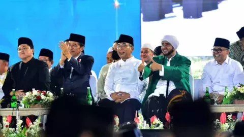 8 Tahun Tak Bertemu, Presiden Jokowi Kembali Bersapa Habib Syech - GenPI.co JATIM