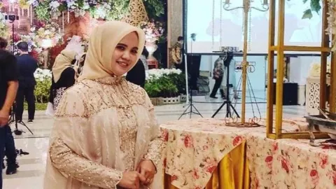 Kisah Sukses Ikamawati, Desainer Jombang, Karyanya Dipakai Juri Liga Dangdut - GenPI.co JATIM