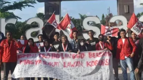 Mahasiswa Probolinggo Tolak Usul Kades Jabat 9 Tahun, Rawan KKN - GenPI.co JATIM
