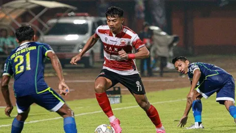 Fakta dan Hasil Pertandingan Liga 1, Madura United vs Persib Bandung 0-1 - GenPI.co JATIM