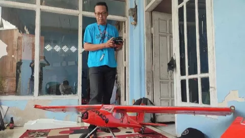 Pesawat Bikinan Komunitas Aeromodelling Mojokerto Keren Banget - GenPI.co JATIM