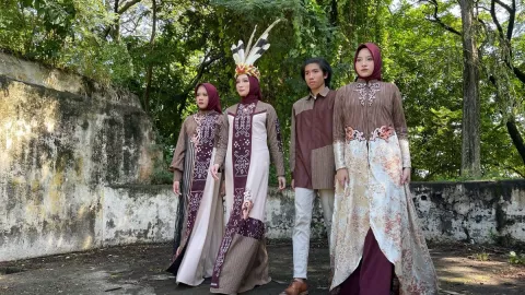 Lia Afif Kenalkan Busana Terbarunya Batik Khas Kutai Timur, Rakata Andala - GenPI.co JATIM
