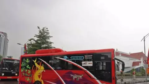 50 Hari Bus Listrik Tak Kunjung Beroperasi, DPRD Sentil Pemkot Surabaya - GenPI.co JATIM
