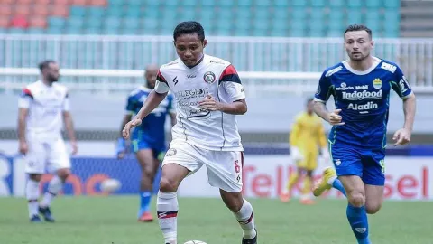 Pelatih Arema FC I Putu Gede Berang, Persib Bandung Penuh Drama - GenPI.co JATIM