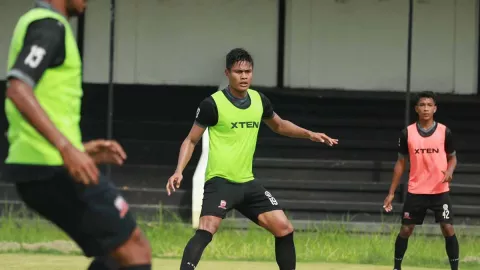 Akhirnya Setelah Absen 15 Laga, Fachruddin Aryanto Kembali Latihan - GenPI.co JATIM
