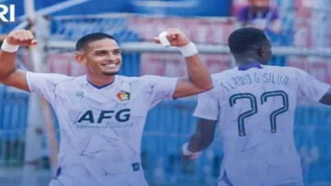 Hasil dan Fakta Pertandingan Liga 1, Persib Bandung vs Persik Kediri 0-2 - GenPI.co JATIM