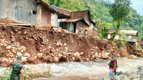 Pemkab Situbondo Gelontor Rp 3 Miliar Perbaiki Lokasi Banjir - GenPI.co JATIM