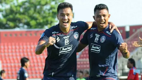 Raih Kemenangan Perdana, Pelatih Arema FC Fernando Valente Berusaha Tampil Konsisten - GenPI.co JATIM