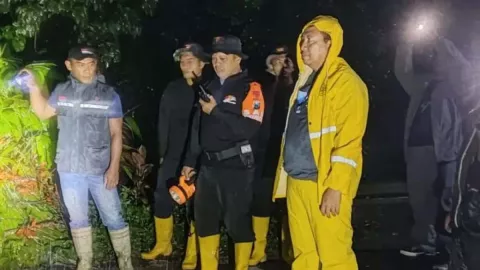 Akses Jalan Antardesa Terputus Akibat Banjir di Kediri - GenPI.co JATIM