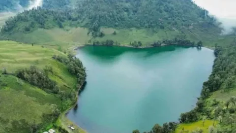 Cuaca Ekstrem, Pendakian Jalur Gunung Semeru Masih Ditutup - GenPI.co JATIM