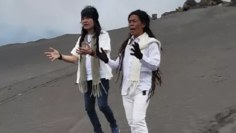 Cak Sodiq Main ke Bromo, Bawa Drone dan Bikin Video Klip - GenPI.co JATIM
