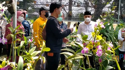 Wali Kota Eri Maksimalkan Lahan Kosong di Kelurahan Sememi, Simak - GenPI.co JATIM