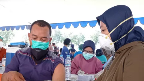 Pemkot Surabaya Kejar 55 Ribu Vaksin Per Hari - GenPI.co JATIM