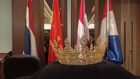 Mahkota Miss Teenager Indonesia, Mewah dan Sangat dalam Maknanya - GenPI.co JATIM