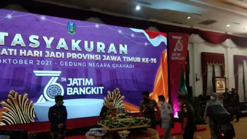Khofifah Ungkap Jawa Timur Baru Dapat Kado Istimewa di HUT Ke-76 - GenPI.co JATIM