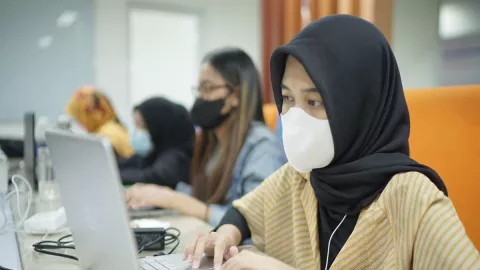 Epidemiologi Unair Bilang Pelonggaran Masker Harusnya Anjuran - GenPI.co JATIM