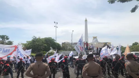 UMP Jatim Sudah Diumumkan, Buruh Kecewa Beri Uang Recehan - GenPI.co JATIM