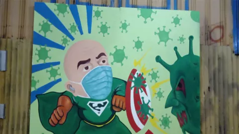 Mural New Man Ada di Jalan Tunjungan, Ingatkan Prokes - GenPI.co JATIM