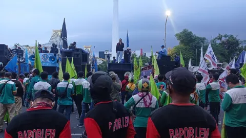 Buruh Setuju UMK Surabaya 2022 Naik 3 Usulan, Ini Alasannya - GenPI.co JATIM