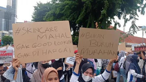Gubernur Jatim Tak Kunjung Keluar, Pernyataan Buruh Jleb! - GenPI.co JATIM