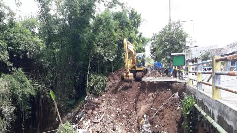 Hujan Deras, Satu Pos Ambruk di Kabupaten Malang, Ada Korban - GenPI.co JATIM