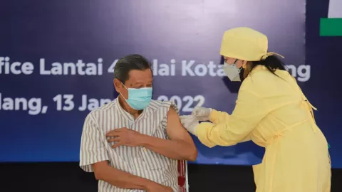 Kota Malang Mulai Vaksinasi Booster - GenPI.co JATIM