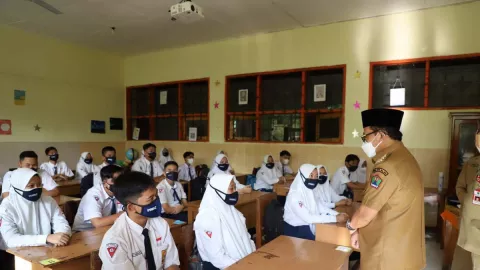 PTM 100 Persen Digelar, Disdikbud Kota Malang Siapkan Strategi - GenPI.co JATIM