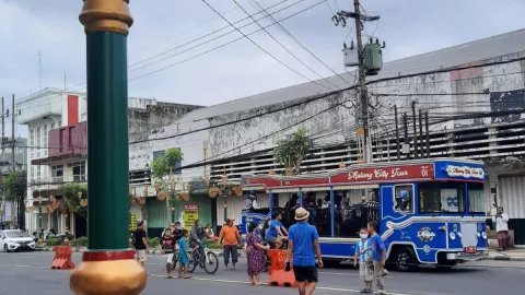 Serunya Berkeliling Kota Malang Naik Bus Macito - GenPI.co JATIM