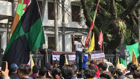 5 Tuntutan Mahasiswa Saat Demo di Kota Malang - GenPI.co JATIM