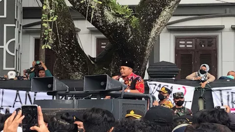 DPRD Kota Malang Salurkan Tuntutan Mahasiswa ke Kepala Daerah - GenPI.co JATIM