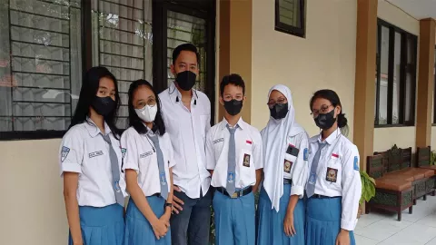 Guru SMKN 12 Surabaya Beberkan Alasan Buat Video Hingga Viral - GenPI.co JATIM