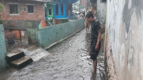 Hujan Deras, Kota Malang Banjir Lagi di 10 Titik - GenPI.co JATIM