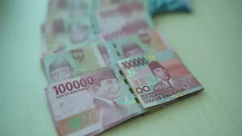 Harga BBM Naik, Dosen Unair Ajak Generasi Muda Kelola Keuangan - GenPI.co JATIM