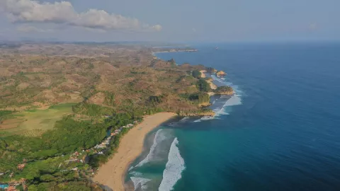 Tempat Wisata di Malang Membeludak, Pantai Penuh Pengunjung - GenPI.co JATIM