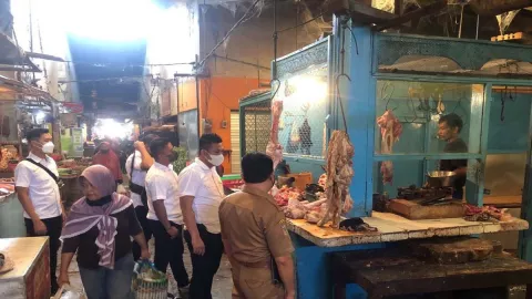 Penjualan Daging Kena Imbas Wabah PMK, Pedagang Pusing - GenPI.co JATIM