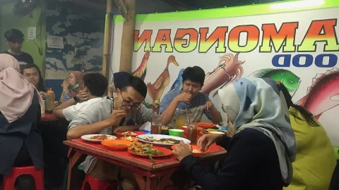 Rekomendasi Kuliner Malam di Malang, Pencinta Seafood Mampir Dulu - GenPI.co JATIM