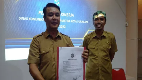 Kepala Diskominfo Surabaya Buat Kontrak Kerja, Siap Mundur - GenPI.co JATIM