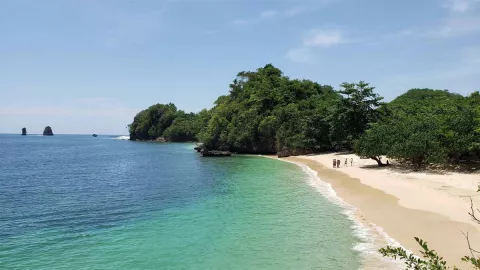 Pantai 3 Warna Jadi Percontohan Nasional Kawasan Rendah Karbon - GenPI.co JATIM