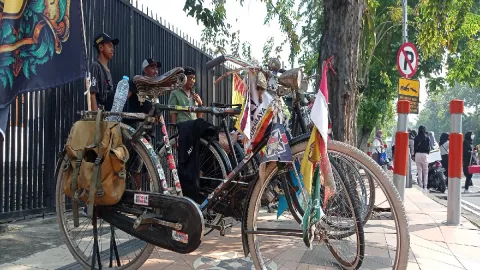 Cerita Touring Pencinta Sepeda Onthel Susuri Sejumlah Daerah - GenPI.co JATIM